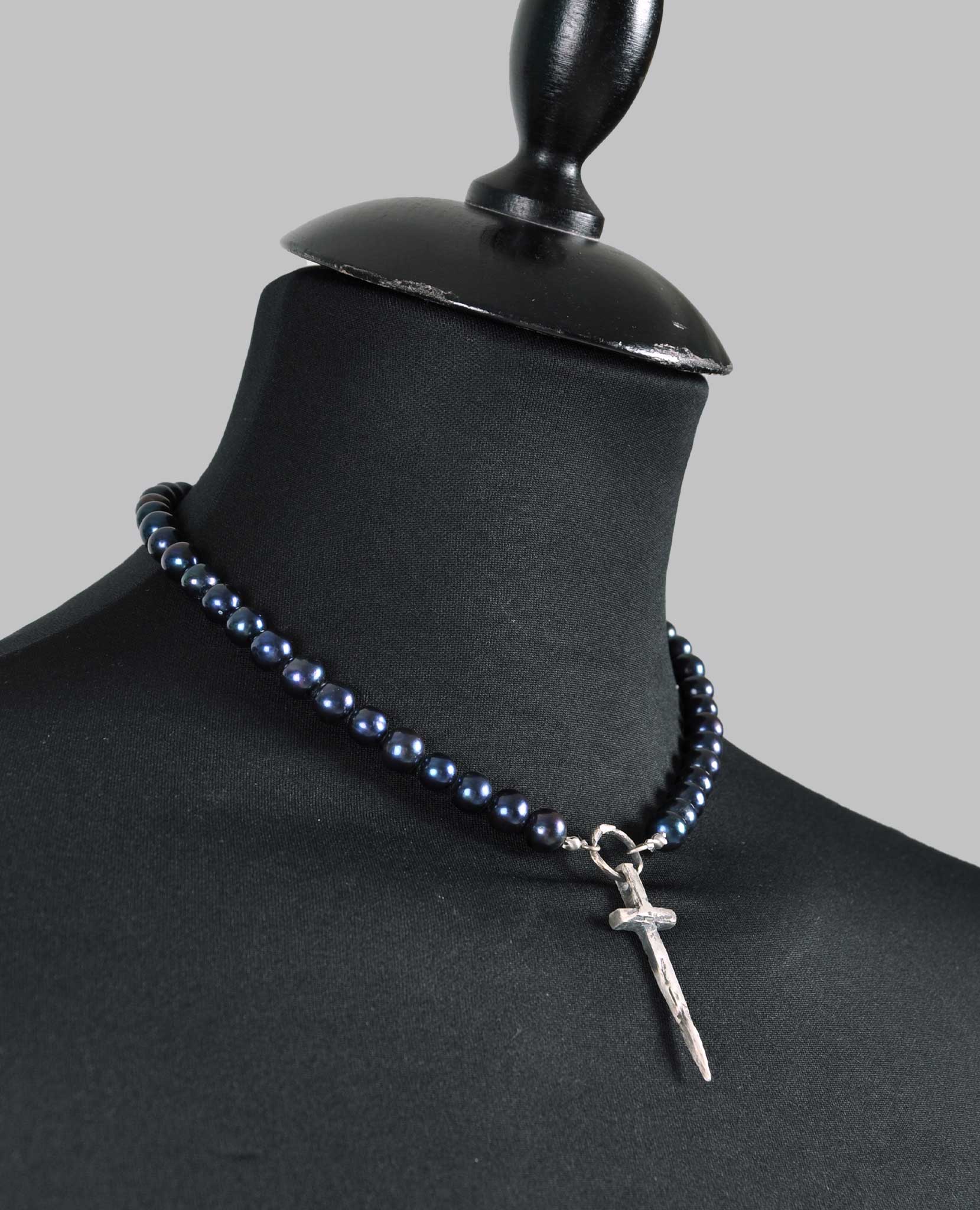 BLACK PEARL DAGGER CHOKER - Image 4