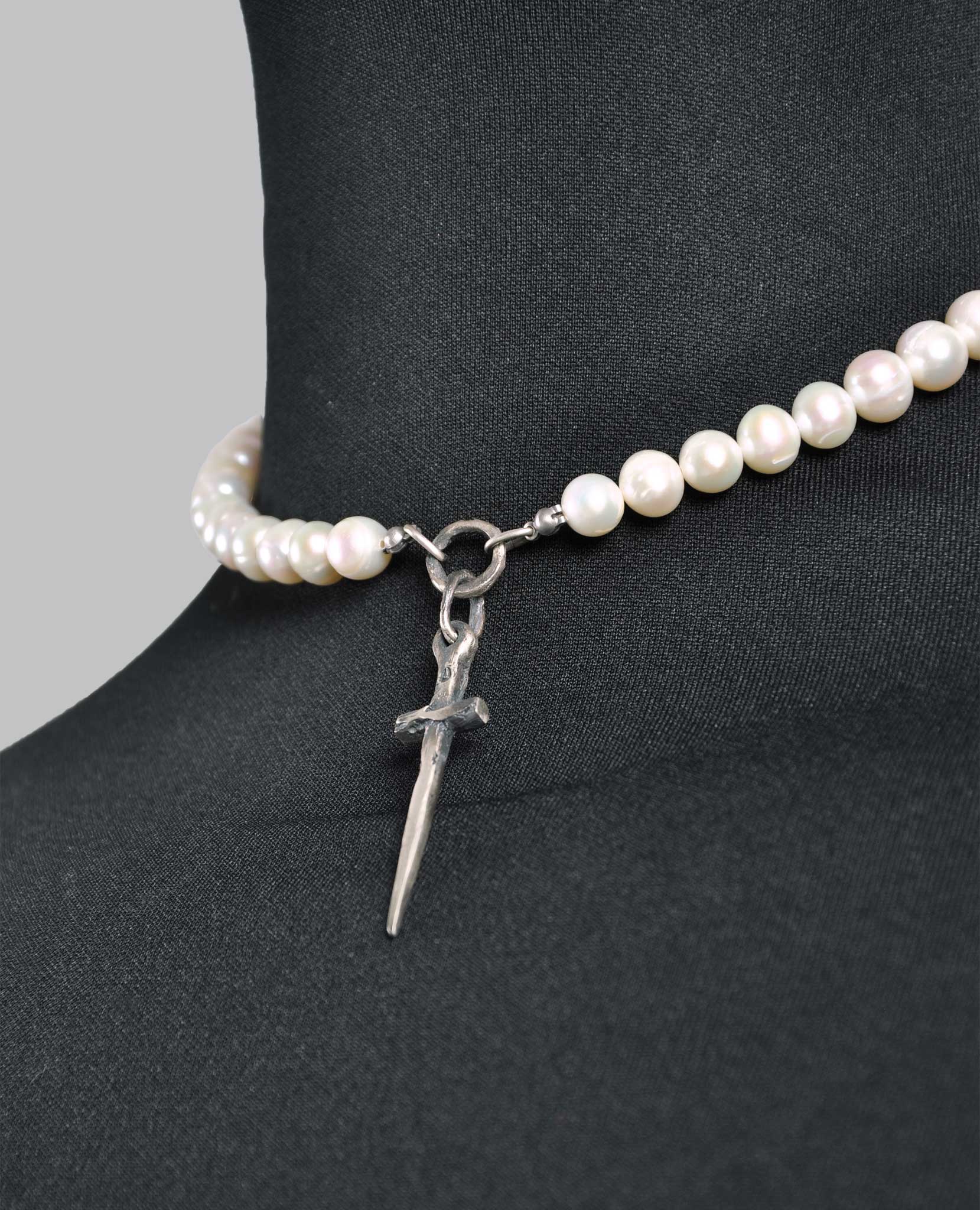 WHITE PEARL DAGGER CHOKER - Image 6