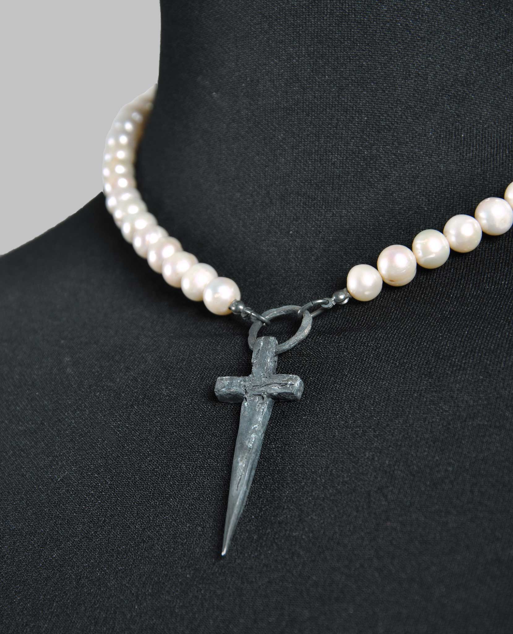 WHITE PEARL DAGGER CHOKER - Image 6