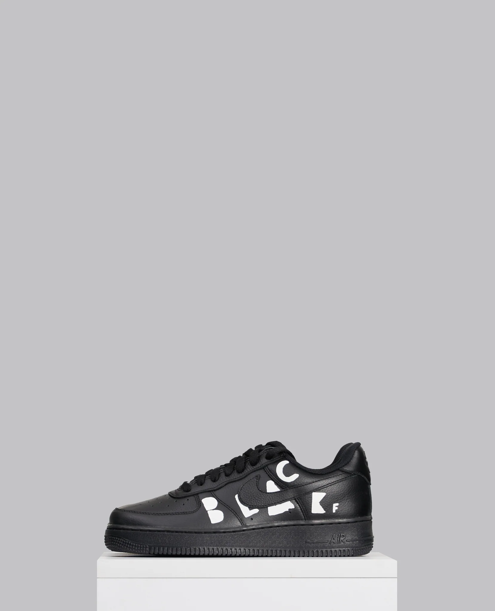 CDG BLACK X NIKE AIR FORCE 1 LOW RETRO - Image 3