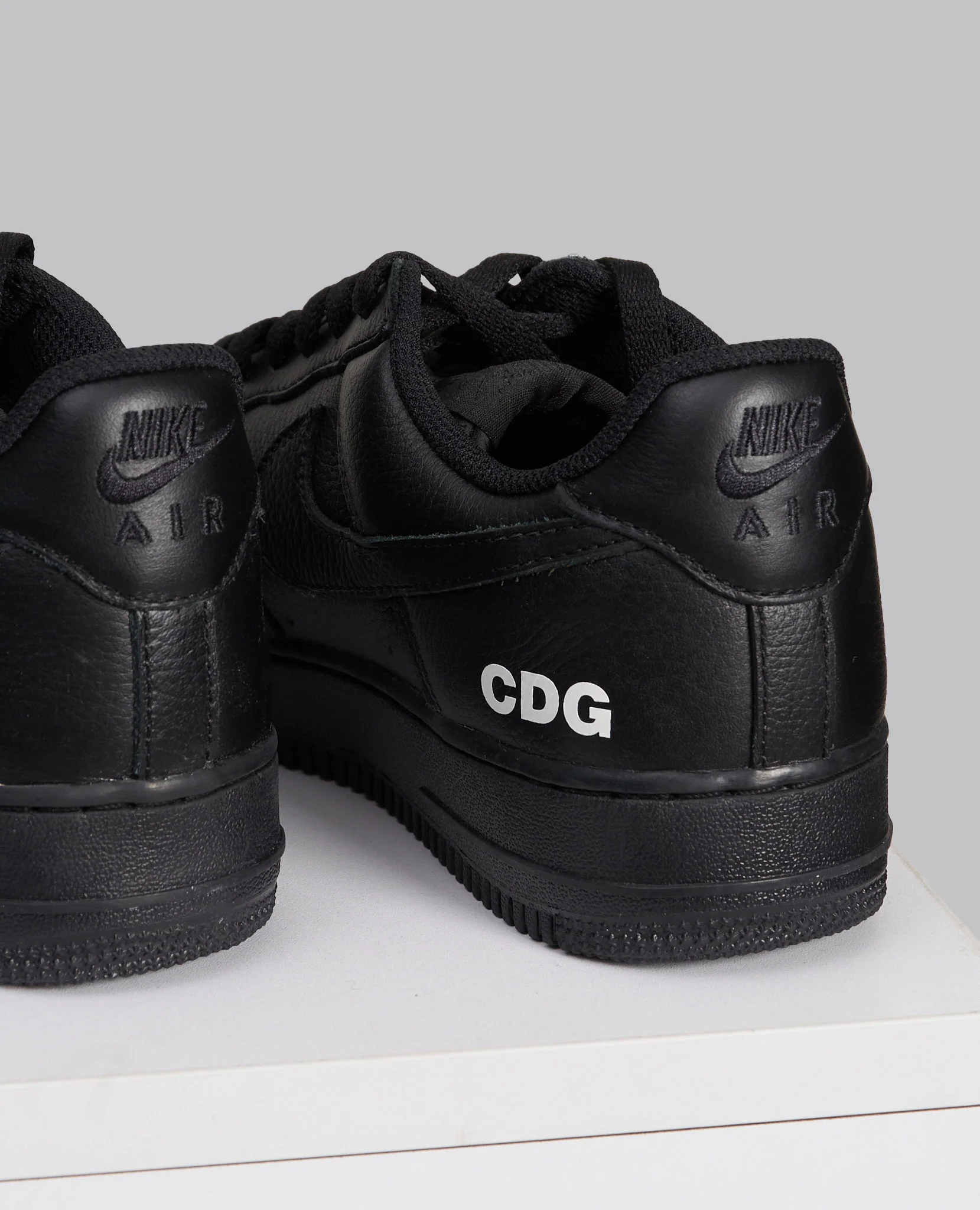 CDG BLACK X NIKE AIR FORCE 1 LOW RETRO - Image 4
