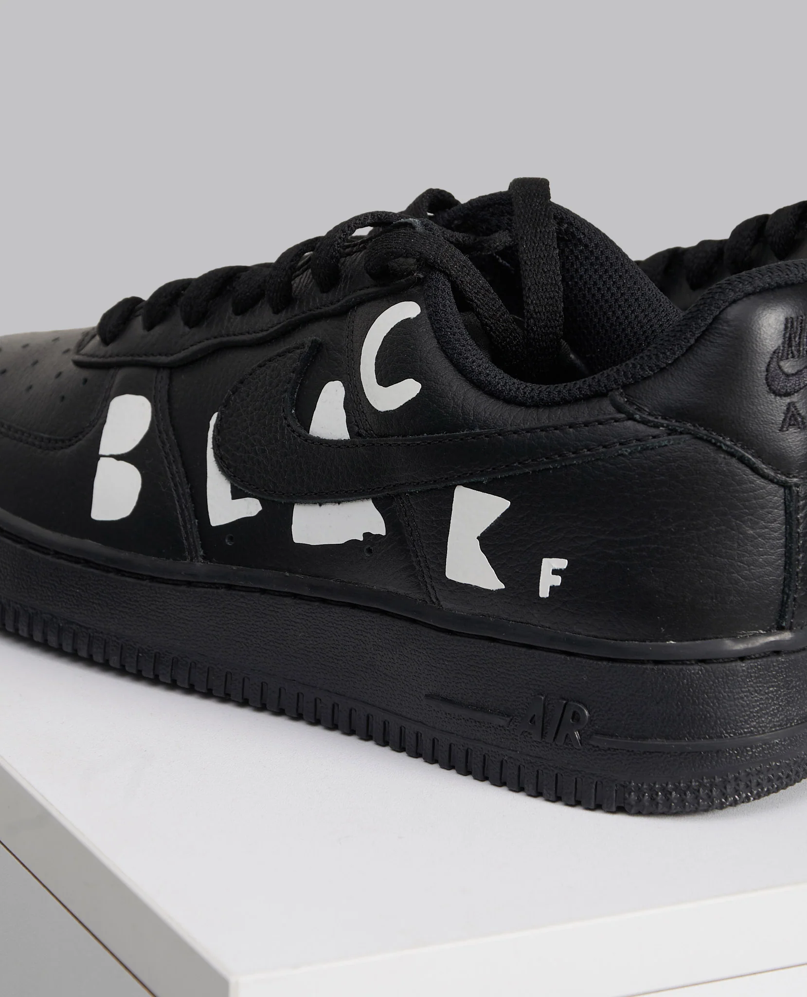 CDG BLACK X NIKE AIR FORCE 1 LOW RETRO - Image 5