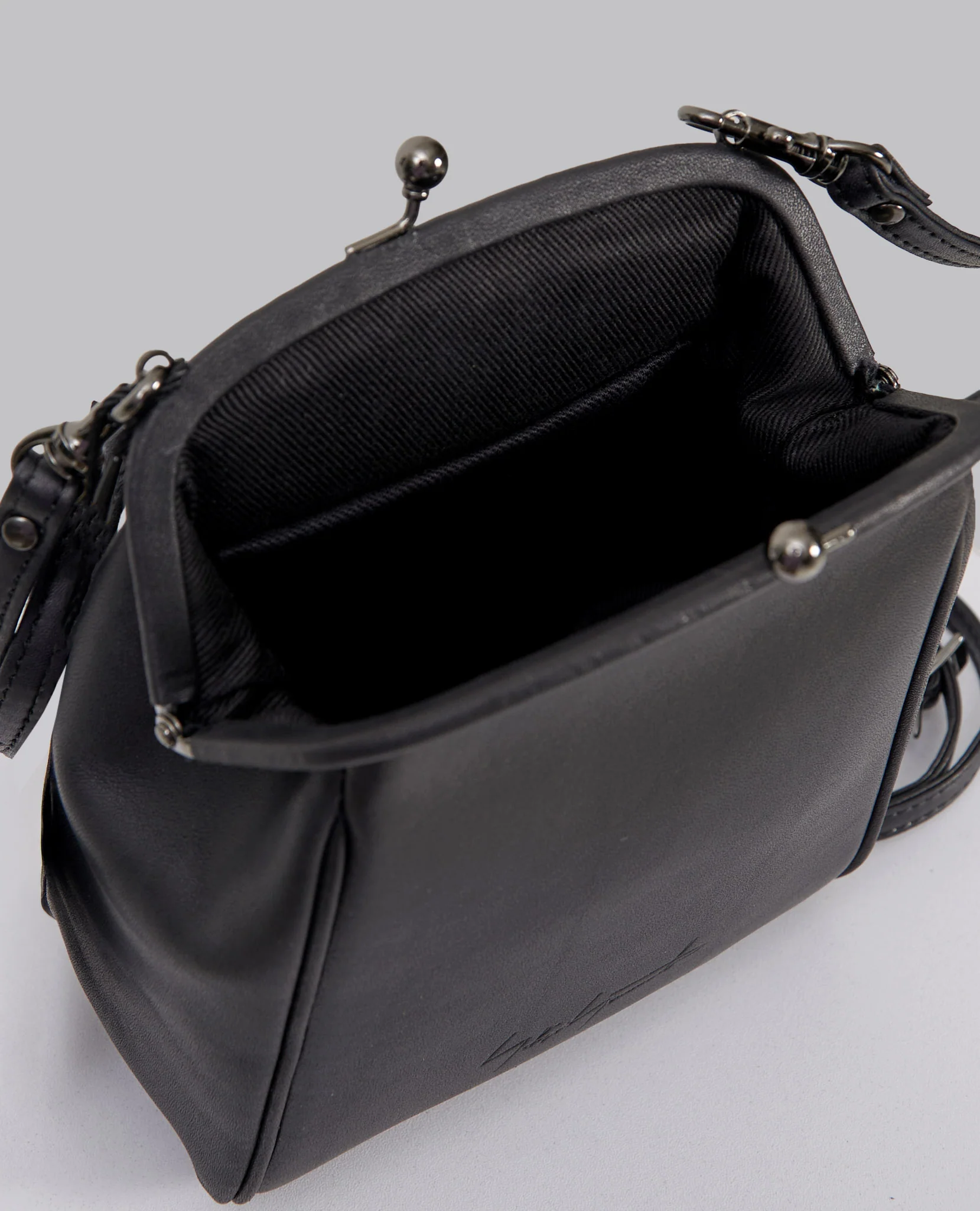 CLASP MEDIUM SHOULDER BAG - Image 7