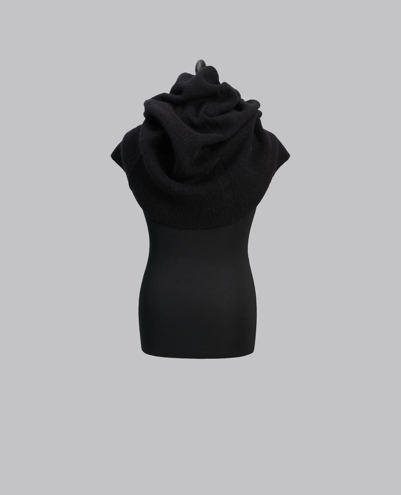 CONCORDIANS RUNWAY COWL - Image 6