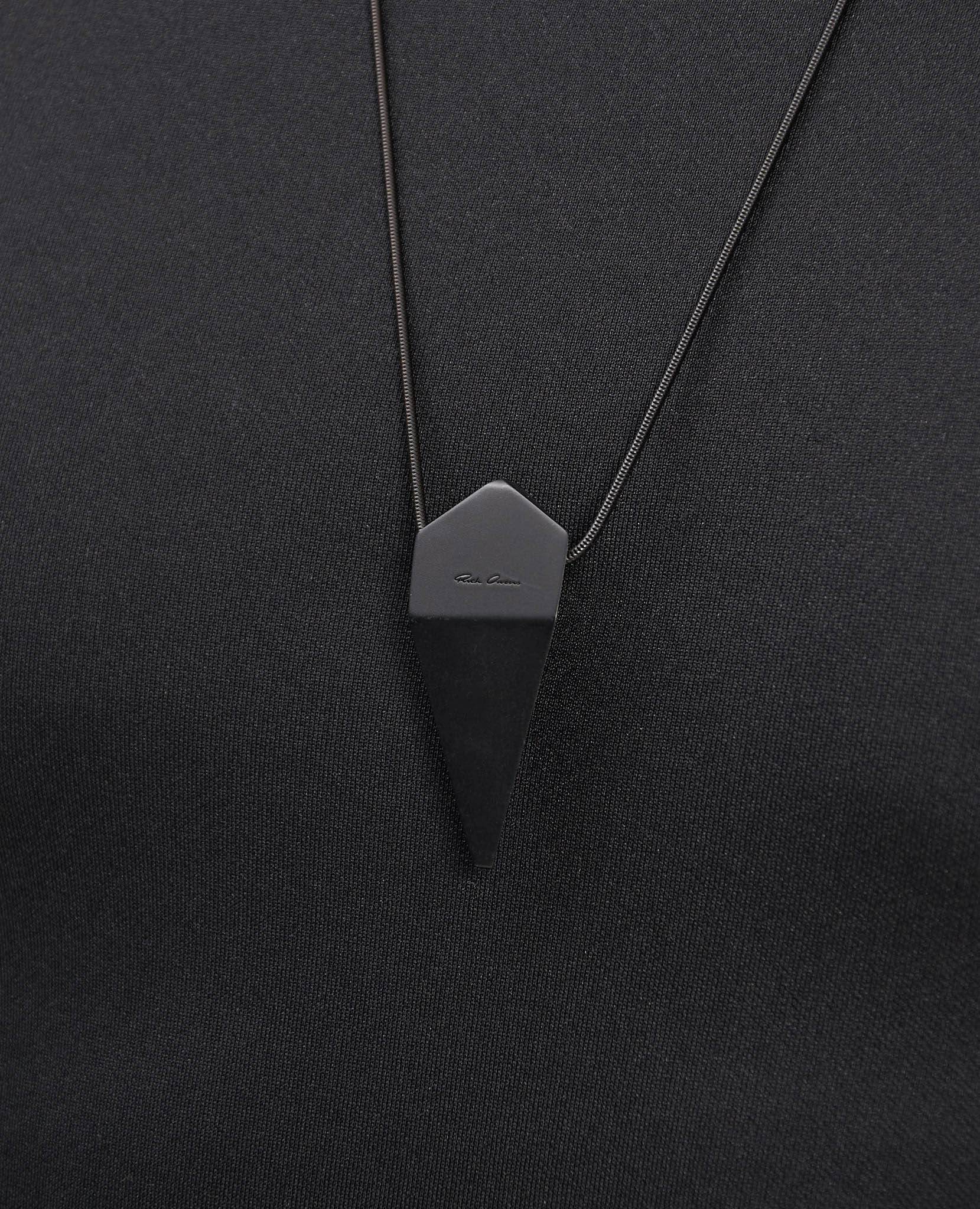 HOLLYWOOD PYRAMID CHARM BLACK - Image 5