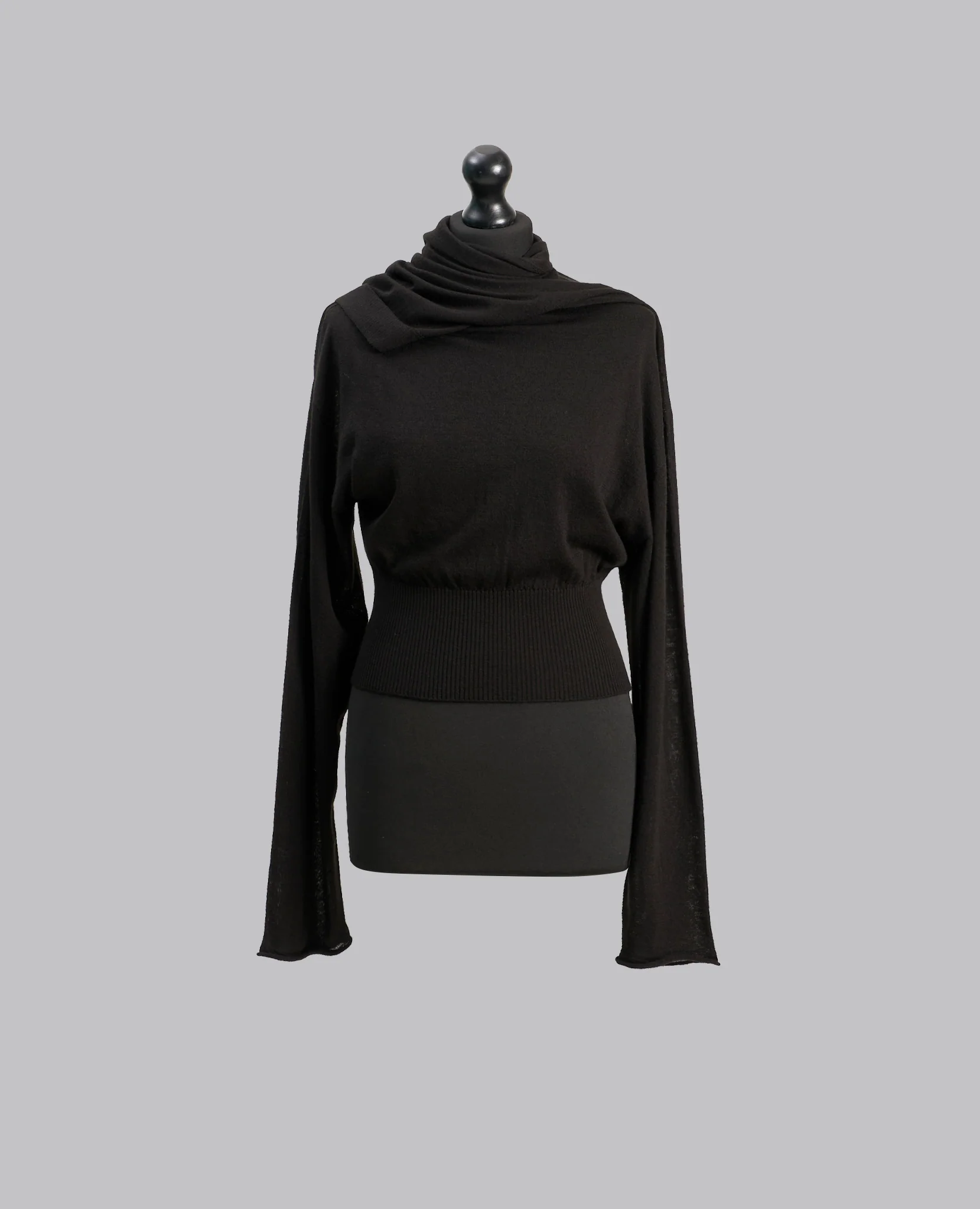 TOWER SCARF TOP